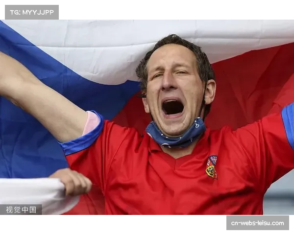 苏格兰球迷远征白俄罗斯，客场看台座无虚席